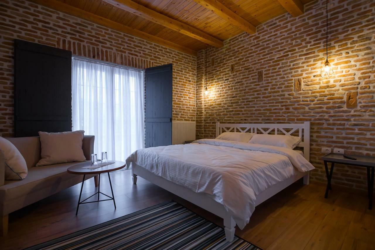 Barba Boutique Hotel Korce Extérieur photo