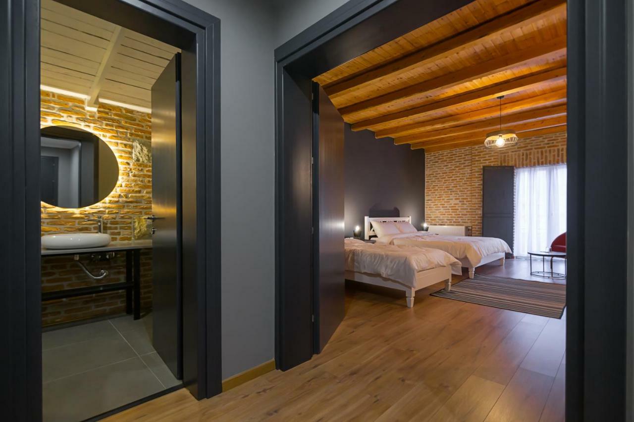 Barba Boutique Hotel Korce Extérieur photo