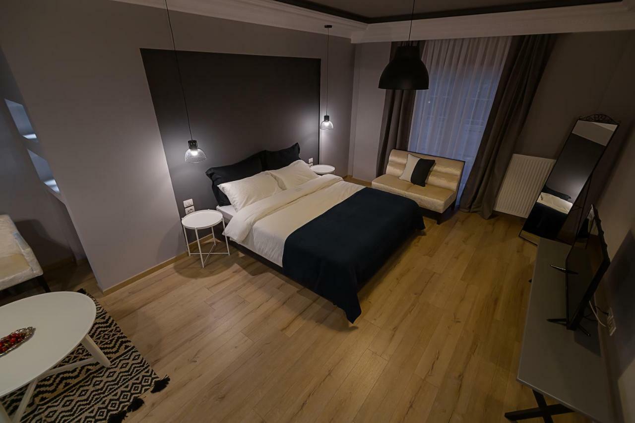 Barba Boutique Hotel Korce Extérieur photo