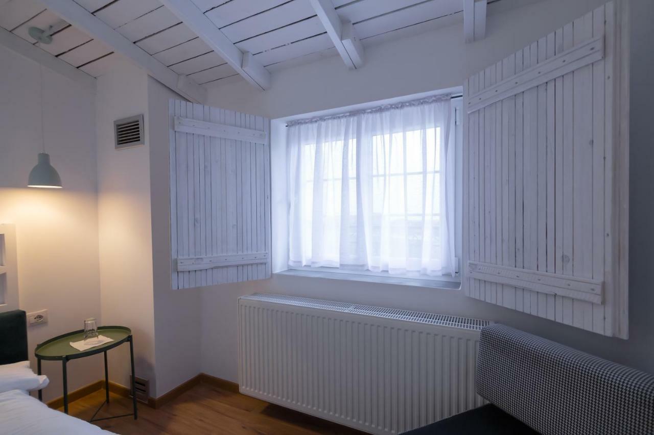 Barba Boutique Hotel Korce Extérieur photo
