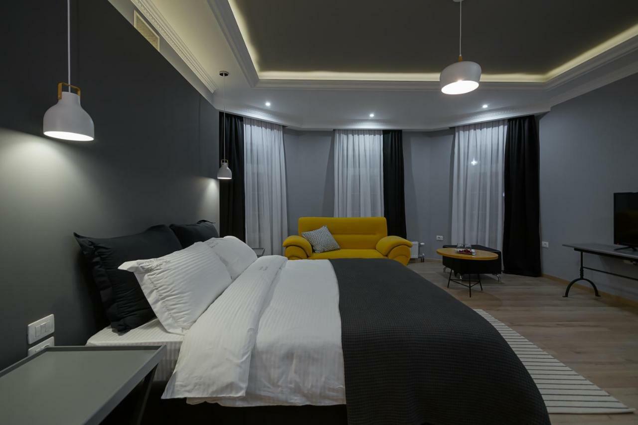Barba Boutique Hotel Korce Extérieur photo