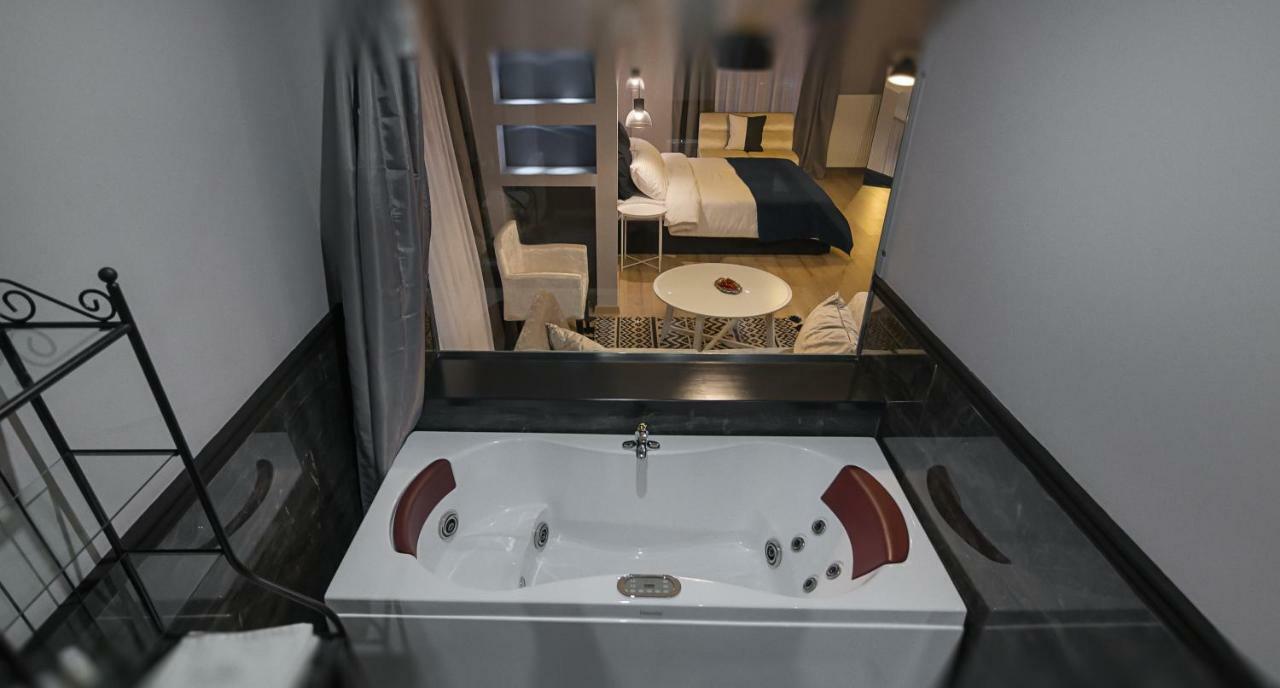 Barba Boutique Hotel Korce Extérieur photo